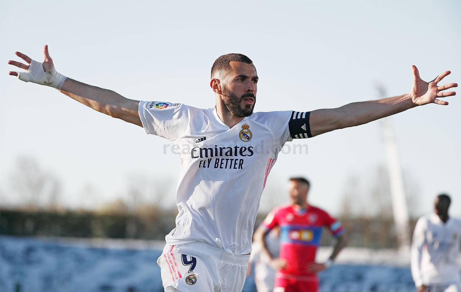 Karim Benzema salva al Real Madrid en los últimos minutos