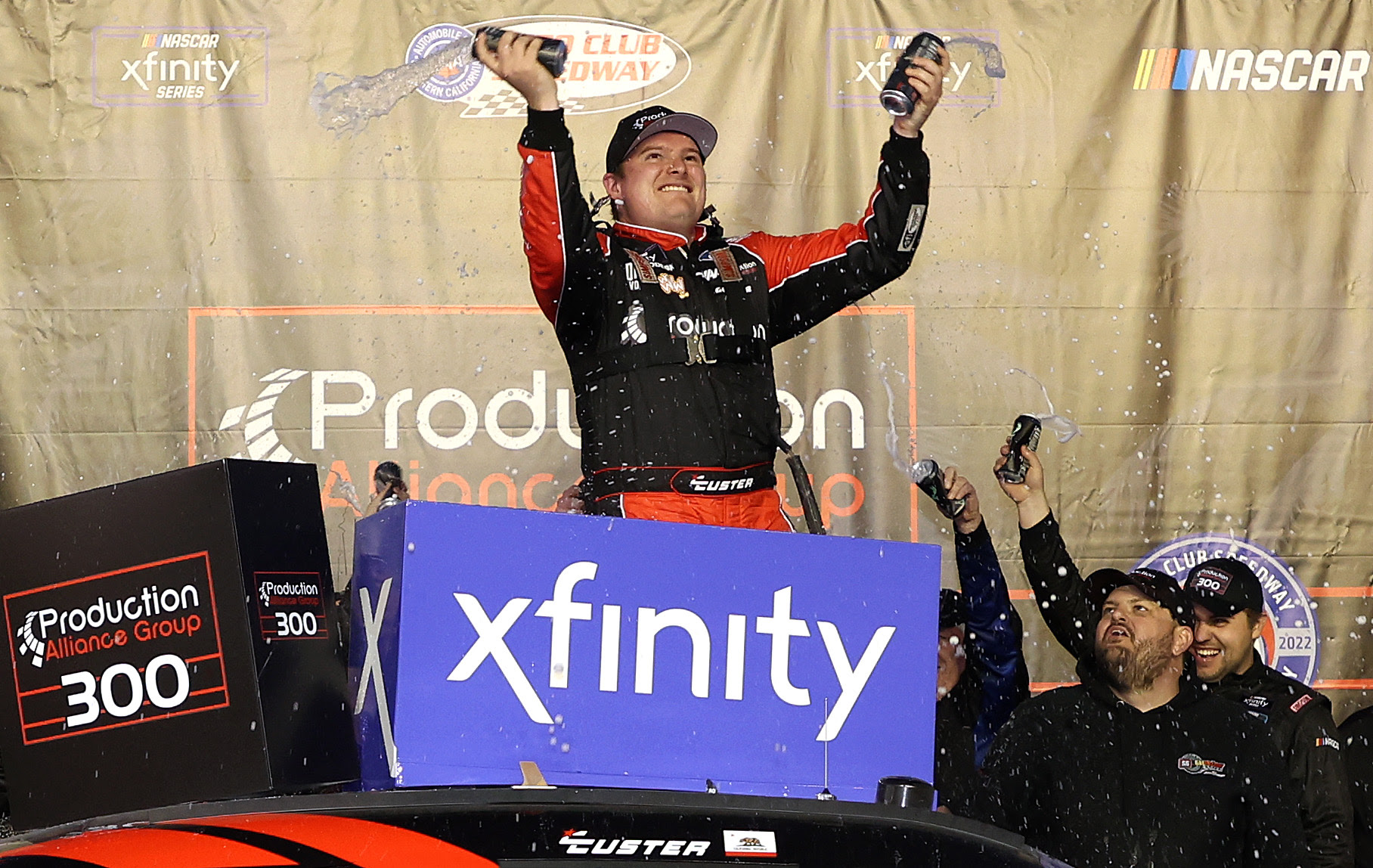 Cole Custer domina la carrera de Xfinity en Fontana en tres tiempos extra de NASCAR