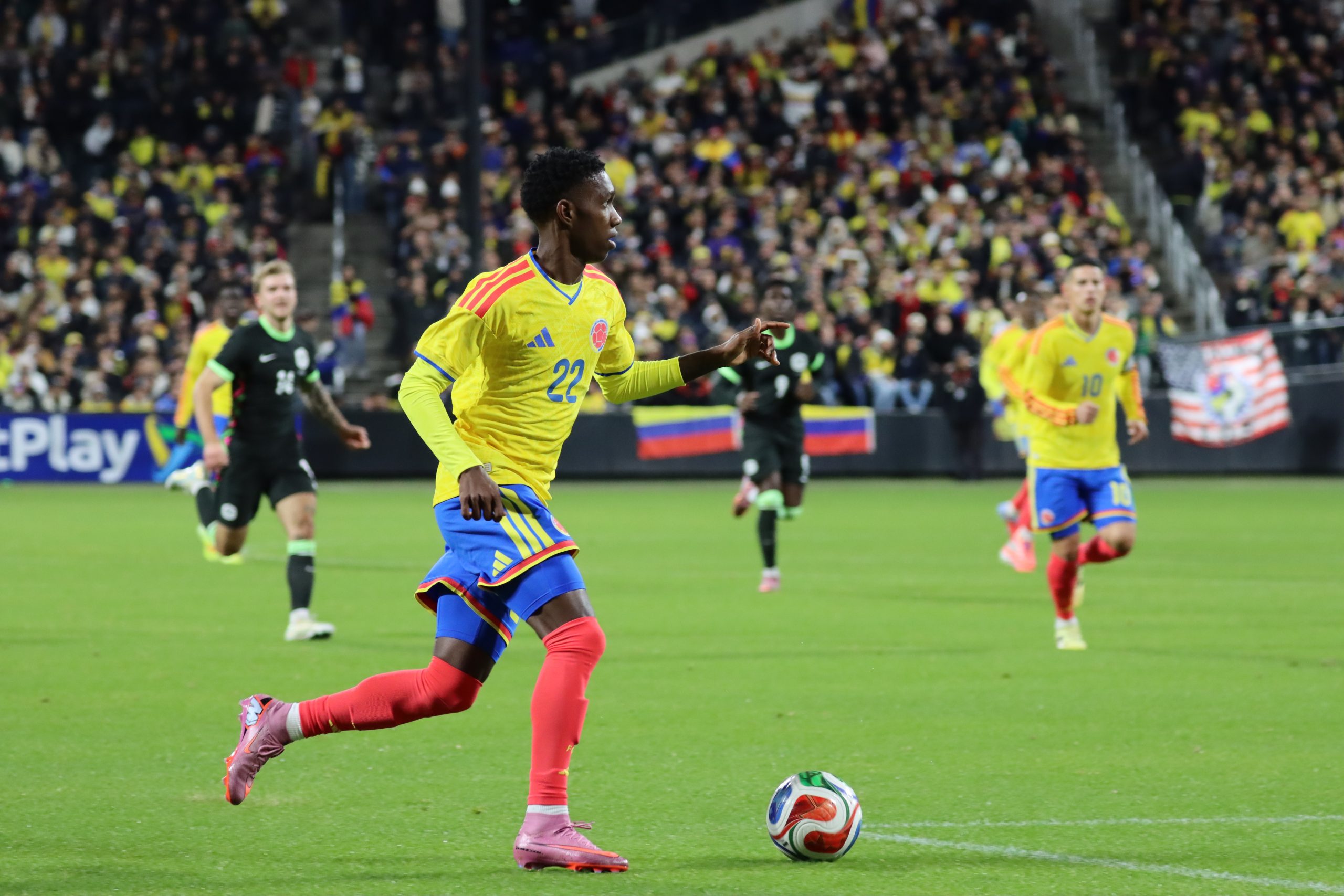 Colombia 3-0 Australia